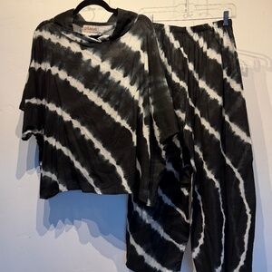 Gorgeous shibori tie dyed 2pc cowl drapey top and pant set